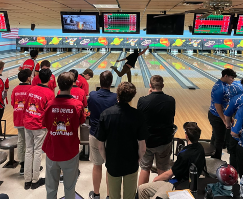 Sliwinski gets the ball rolling with inaugural bowling team